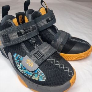 Nike LeBron soldiers 13 size 11 kids